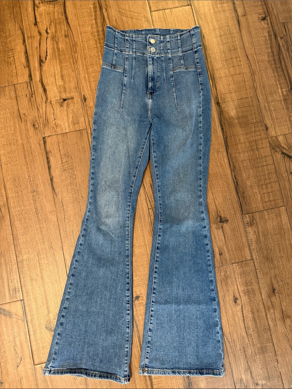 Like Brand New! Free People Vintage-Inspired Blue High-Rise Flare Jeans 28